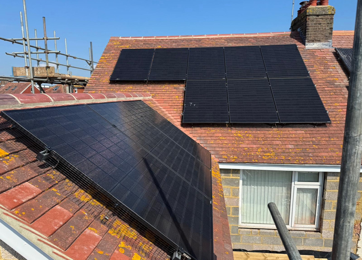 IMG_2696 Solar panels professionally installed on a UK home to reduce energy bills and improve energy efficiency.